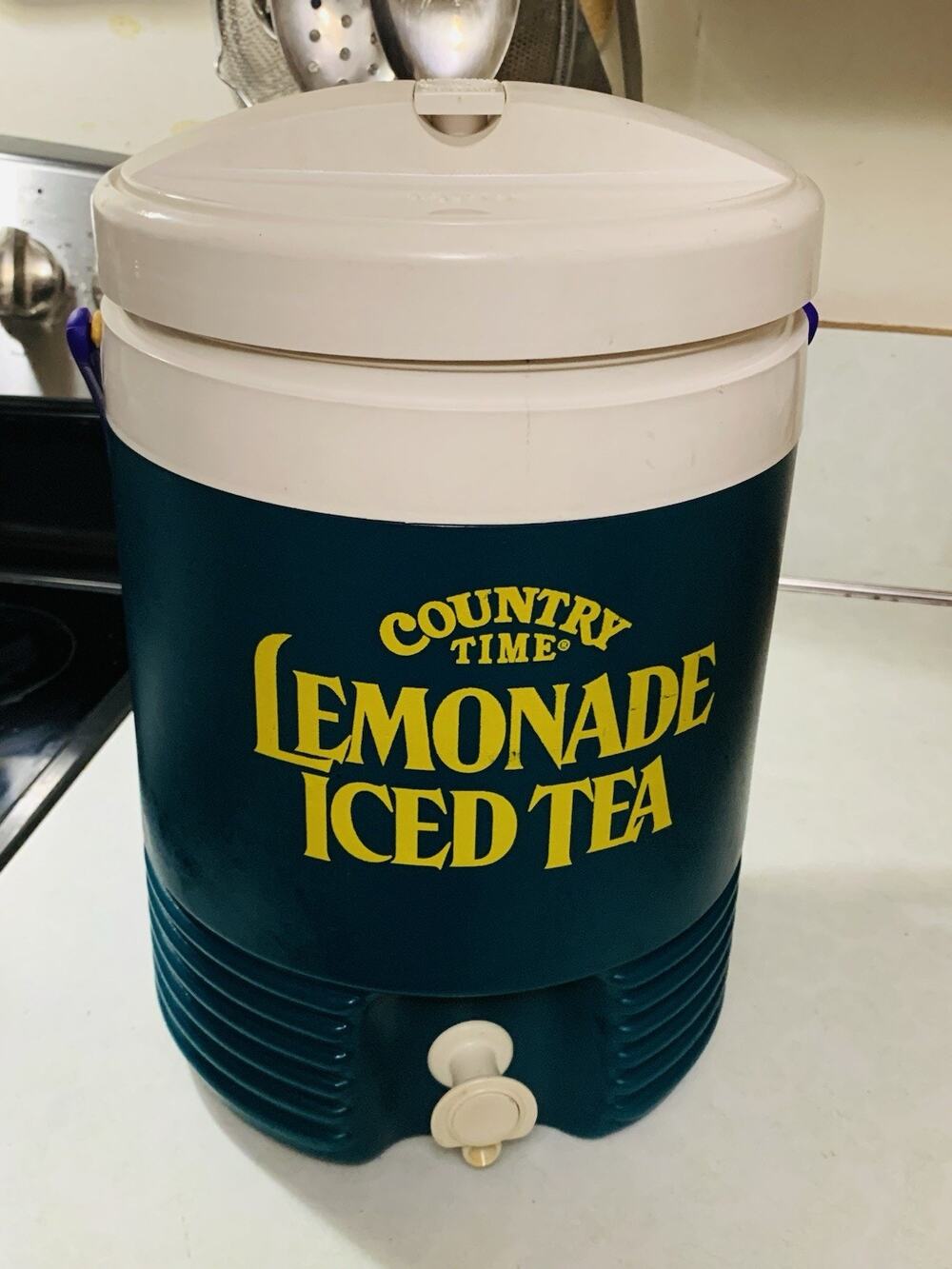 Vintage Igloo 2 Gallon Water Jug Cooler Green & White Country Time Texas USA